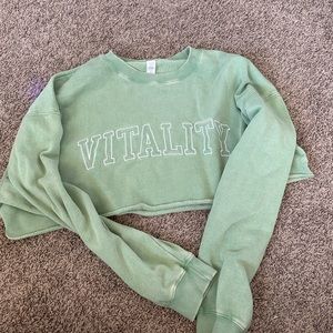 Green cropped sweatshirt